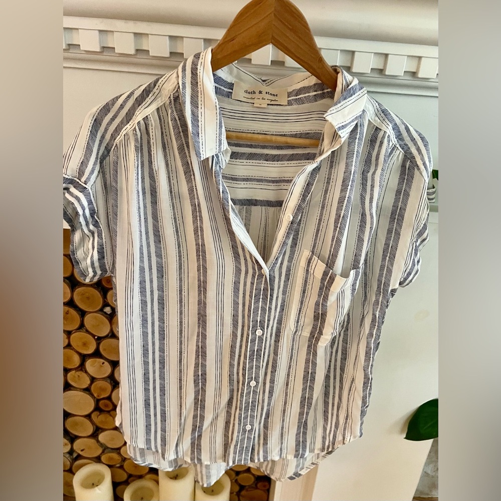 Striped Lightweight Button-Up Short Sleeve Shirt, women’s small
